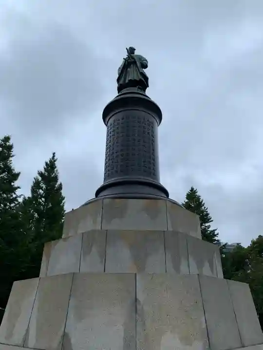 靖國神社の像