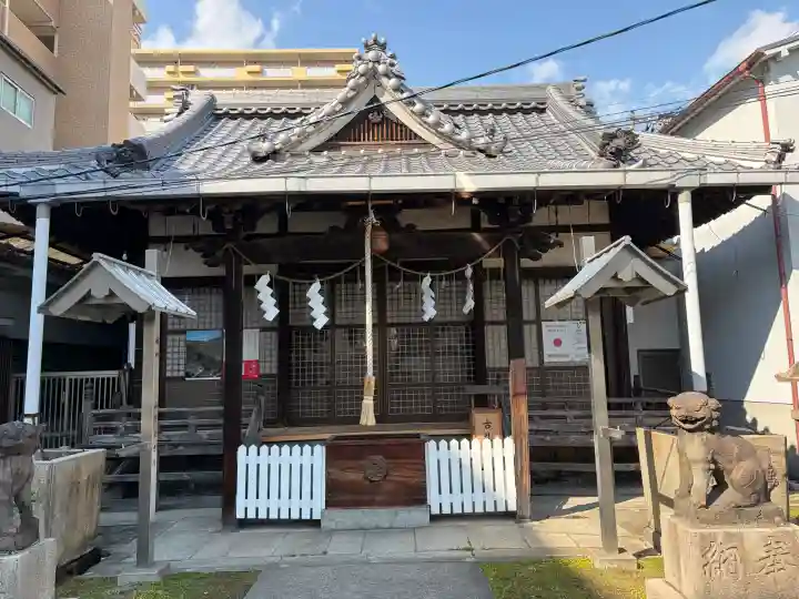 天神社の{uncategorized: "未分類", other: "その他", undefined: "問題あり", building: "その他建物", grave: "お墓", sacred_gate: "鳥居", guardian: "狛犬", statue: "像", buddha: "仏像", history: "歴史", nature: "自然", garden: "庭園", animal: "動物", pagoda: "塔", temizu: "手水舎", mountain_gate: "山門・神門", sanctuary: "本殿・本堂", subordinate: "末社・摂社", art: "芸術", scenery: "景色", jizo: "地蔵", ema: "絵馬", goshuin: "御朱印", omikuji: "おみくじ", items: "授与品その他", amulet: "お守り", goshuincho: "御朱印帳", eats: "食事", festival: "お祭り", votive_dance: "神楽", shichigosan: "七五三参", wedding: "結婚式", experience: "体験その他", initially: "初詣", around: "周辺", anti_infection: "感染症対策"}