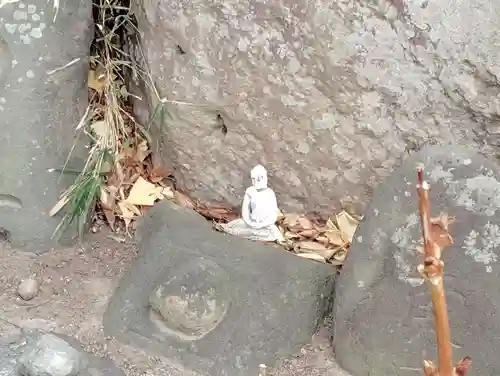 岩神稲荷神社の仏像