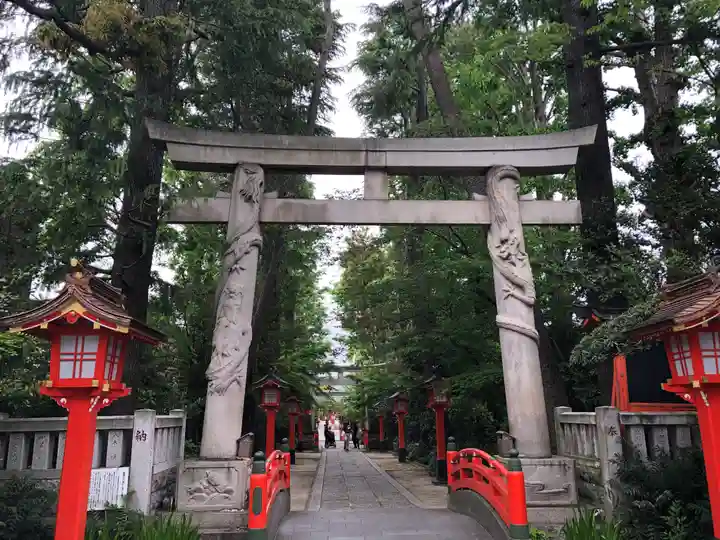 馬橋稲荷神社の鳥居