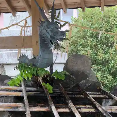 闇無浜神社の手水舎