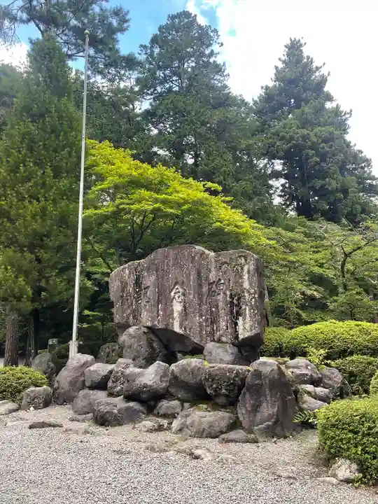 北口本宮冨士浅間神社の像