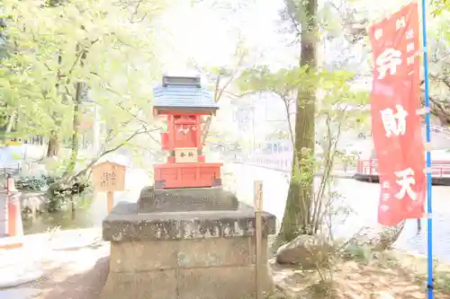 間々田八幡宮の末社