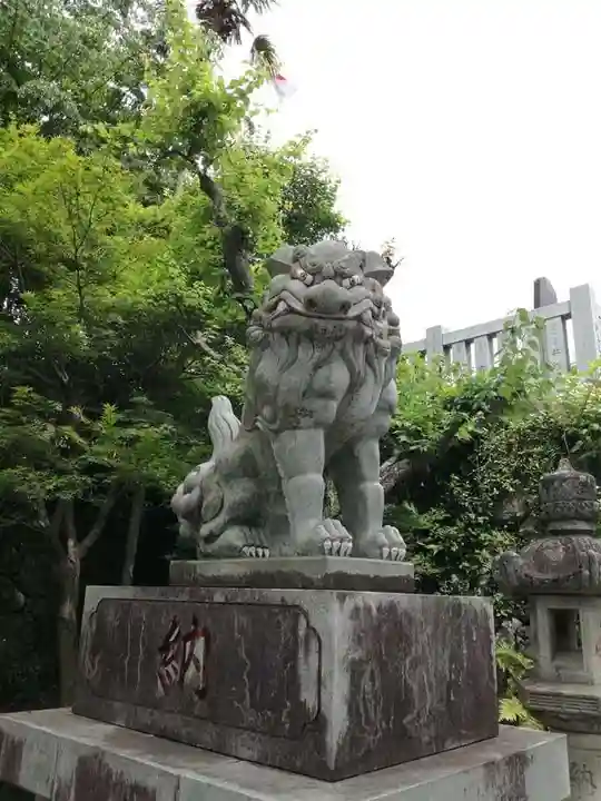 加波山三枝祇神社本宮の狛犬