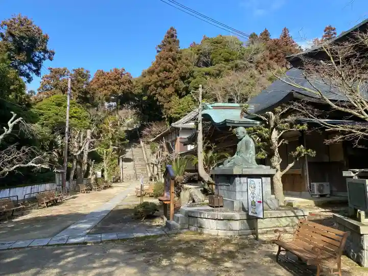 千光寺の{uncategorized: "未分類", other: "その他", undefined: "問題あり", building: "その他建物", grave: "お墓", sacred_gate: "鳥居", guardian: "狛犬", statue: "像", buddha: "仏像", history: "歴史", nature: "自然", garden: "庭園", animal: "動物", pagoda: "塔", temizu: "手水舎", mountain_gate: "山門・神門", sanctuary: "本殿・本堂", subordinate: "末社・摂社", art: "芸術", scenery: "景色", jizo: "地蔵", ema: "絵馬", goshuin: "御朱印", omikuji: "おみくじ", items: "授与品その他", amulet: "お守り", goshuincho: "御朱印帳", eats: "食事", festival: "お祭り", votive_dance: "神楽", shichigosan: "七五三参", wedding: "結婚式", experience: "体験その他", initially: "初詣", around: "周辺", anti_infection: "感染症対策"}