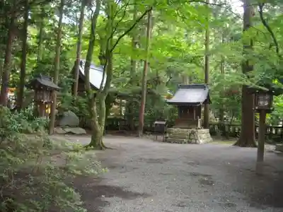 穂高神社本宮の末社・摂社
