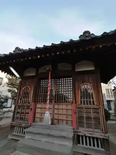 稲荷神社の本殿