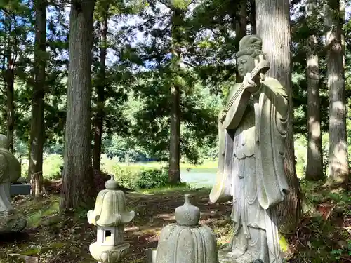 北竜湖弁財天(長野県)