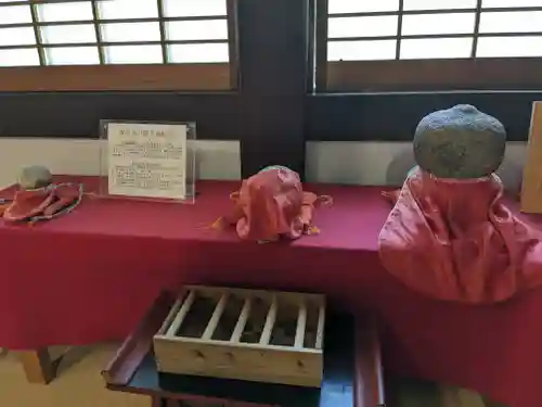 吸湖山　青岸寺の地蔵