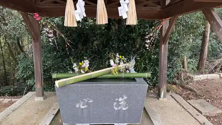 平見神社の手水舎