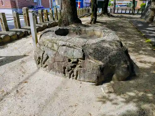 神明社の手水舎
