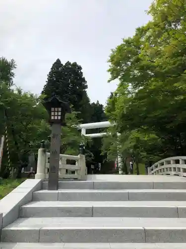 土津神社｜こどもと出世の神さまの鳥居