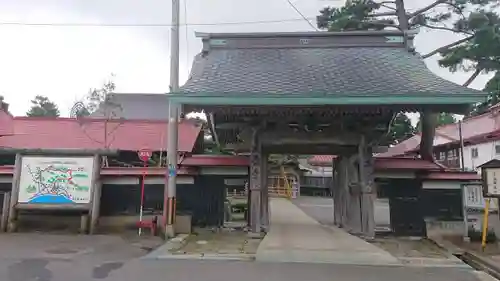 本覚寺の山門