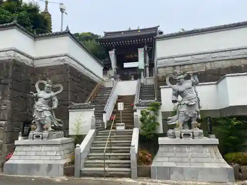 妙音寺の山門