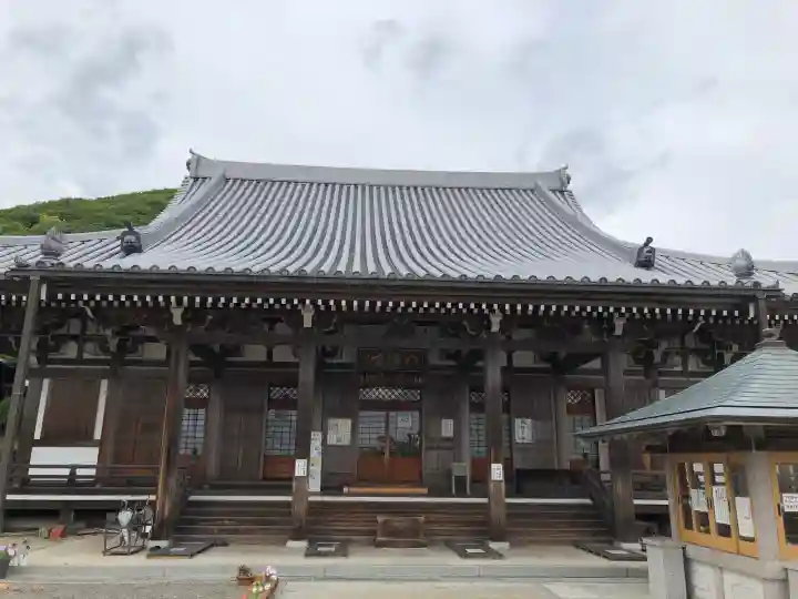 八浄寺の{uncategorized: "未分類", other: "その他", undefined: "問題あり", building: "その他建物", grave: "お墓", sacred_gate: "鳥居", guardian: "狛犬", statue: "像", buddha: "仏像", history: "歴史", nature: "自然", garden: "庭園", animal: "動物", pagoda: "塔", temizu: "手水舎", mountain_gate: "山門・神門", sanctuary: "本殿・本堂", subordinate: "末社・摂社", art: "芸術", scenery: "景色", jizo: "地蔵", ema: "絵馬", goshuin: "御朱印", omikuji: "おみくじ", items: "授与品その他", amulet: "お守り", goshuincho: "御朱印帳", eats: "食事", festival: "お祭り", votive_dance: "神楽", shichigosan: "七五三参", wedding: "結婚式", experience: "体験その他", initially: "初詣", around: "周辺", anti_infection: "感染症対策"}