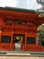 穴八幡宮の山門・神門