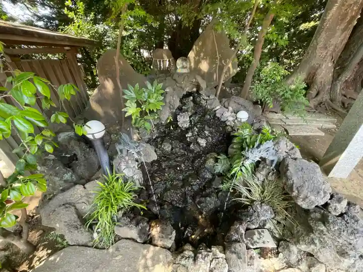 検見川神社の{uncategorized: "未分類", other: "その他", undefined: "問題あり", building: "その他建物", grave: "お墓", sacred_gate: "鳥居", guardian: "狛犬", statue: "像", buddha: "仏像", history: "歴史", nature: "自然", garden: "庭園", animal: "動物", pagoda: "塔", temizu: "手水舎", mountain_gate: "山門・神門", sanctuary: "本殿・本堂", subordinate: "末社・摂社", art: "芸術", scenery: "景色", jizo: "地蔵", ema: "絵馬", goshuin: "御朱印", omikuji: "おみくじ", items: "授与品その他", amulet: "お守り", goshuincho: "御朱印帳", eats: "食事", festival: "お祭り", votive_dance: "神楽", shichigosan: "七五三参", wedding: "結婚式", experience: "体験その他", initially: "初詣", around: "周辺", anti_infection: "感染症対策"}