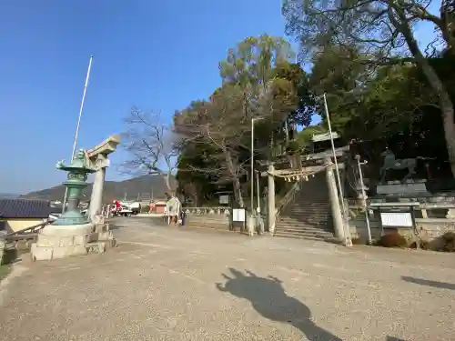 山﨑八幡宮の{uncategorized: "未分類", other: "その他", undefined: "問題あり", building: "その他建物", grave: "お墓", sacred_gate: "鳥居", guardian: "狛犬", statue: "像", buddha: "仏像", history: "歴史", nature: "自然", garden: "庭園", animal: "動物", pagoda: "塔", temizu: "手水舎", mountain_gate: "山門・神門", sanctuary: "本殿・本堂", subordinate: "末社・摂社", art: "芸術", scenery: "景色", jizo: "地蔵", ema: "絵馬", goshuin: "御朱印", omikuji: "おみくじ", items: "授与品その他", amulet: "お守り", goshuincho: "御朱印帳", eats: "食事", festival: "お祭り", votive_dance: "神楽", shichigosan: "七五三参", wedding: "結婚式", experience: "体験その他", initially: "初詣", around: "周辺", anti_infection: "感染症対策"}