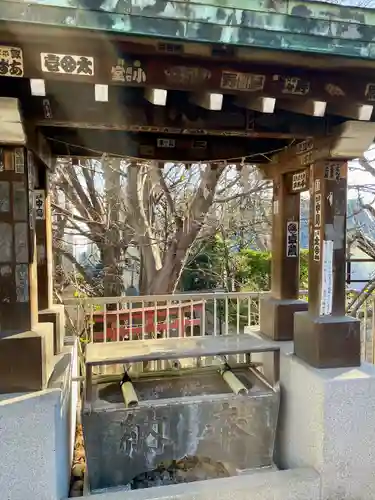 田端八幡神社の手水舎