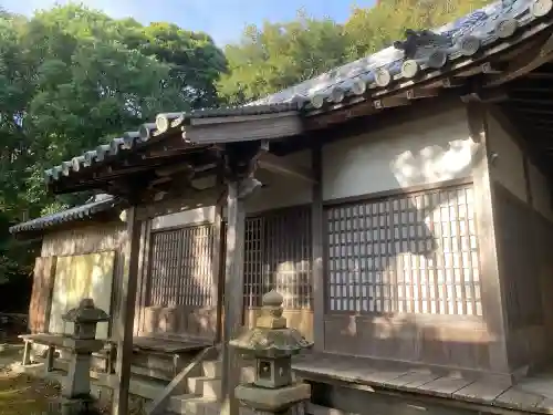 金刀比羅神社の{uncategorized: "未分類", other: "その他", undefined: "問題あり", building: "その他建物", grave: "お墓", sacred_gate: "鳥居", guardian: "狛犬", statue: "像", buddha: "仏像", history: "歴史", nature: "自然", garden: "庭園", animal: "動物", pagoda: "塔", temizu: "手水舎", mountain_gate: "山門・神門", sanctuary: "本殿・本堂", subordinate: "末社・摂社", art: "芸術", scenery: "景色", jizo: "地蔵", ema: "絵馬", goshuin: "御朱印", omikuji: "おみくじ", items: "授与品その他", amulet: "お守り", goshuincho: "御朱印帳", eats: "食事", festival: "お祭り", votive_dance: "神楽", shichigosan: "七五三参", wedding: "結婚式", experience: "体験その他", initially: "初詣", around: "周辺", anti_infection: "感染症対策"}