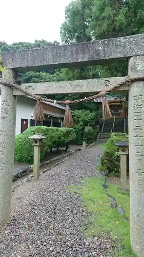 海士潜女神社の鳥居