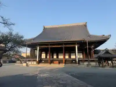 興正寺の{uncategorized: "未分類", other: "その他", undefined: "問題あり", building: "その他建物", grave: "お墓", sacred_gate: "鳥居", guardian: "狛犬", statue: "像", buddha: "仏像", history: "歴史", nature: "自然", garden: "庭園", animal: "動物", pagoda: "塔", temizu: "手水舎", mountain_gate: "山門・神門", sanctuary: "本殿・本堂", subordinate: "末社・摂社", art: "芸術", scenery: "景色", jizo: "地蔵", ema: "絵馬", goshuin: "御朱印", omikuji: "おみくじ", items: "授与品その他", amulet: "お守り", goshuincho: "御朱印帳", eats: "食事", festival: "お祭り", votive_dance: "神楽", shichigosan: "七五三参", wedding: "結婚式", experience: "体験その他", initially: "初詣", around: "周辺", anti_infection: "感染症対策"}
