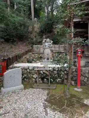 御髪神社の像