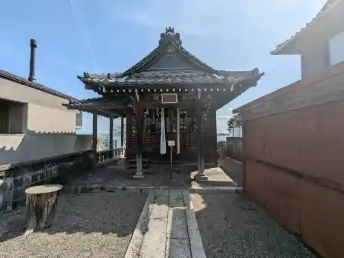 都久生須麻神社の{uncategorized: "未分類", other: "その他", undefined: "問題あり", building: "その他建物", grave: "お墓", sacred_gate: "鳥居", guardian: "狛犬", statue: "像", buddha: "仏像", history: "歴史", nature: "自然", garden: "庭園", animal: "動物", pagoda: "塔", temizu: "手水舎", mountain_gate: "山門・神門", sanctuary: "本殿・本堂", subordinate: "末社・摂社", art: "芸術", scenery: "景色", jizo: "地蔵", ema: "絵馬", goshuin: "御朱印", omikuji: "おみくじ", items: "授与品その他", amulet: "お守り", goshuincho: "御朱印帳", eats: "食事", festival: "お祭り", votive_dance: "神楽", shichigosan: "七五三参", wedding: "結婚式", experience: "体験その他", initially: "初詣", around: "周辺", anti_infection: "感染症対策"}