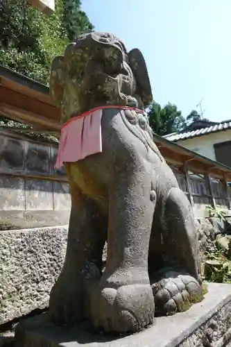 忍坂坐生根神社の狛犬