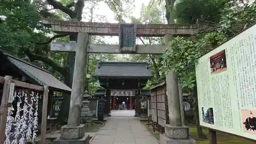 赤坂氷川神社の鳥居