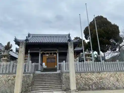 八幡神社の{uncategorized: "未分類", other: "その他", undefined: "問題あり", building: "その他建物", grave: "お墓", sacred_gate: "鳥居", guardian: "狛犬", statue: "像", buddha: "仏像", history: "歴史", nature: "自然", garden: "庭園", animal: "動物", pagoda: "塔", temizu: "手水舎", mountain_gate: "山門・神門", sanctuary: "本殿・本堂", subordinate: "末社・摂社", art: "芸術", scenery: "景色", jizo: "地蔵", ema: "絵馬", goshuin: "御朱印", omikuji: "おみくじ", items: "授与品その他", amulet: "お守り", goshuincho: "御朱印帳", eats: "食事", festival: "お祭り", votive_dance: "神楽", shichigosan: "七五三参", wedding: "結婚式", experience: "体験その他", initially: "初詣", around: "周辺", anti_infection: "感染症対策"}