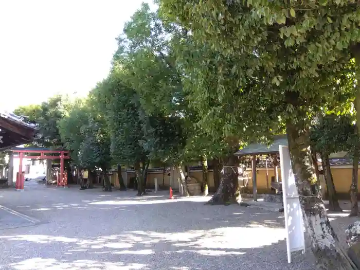 率川神社（大神神社摂社）の建物その他