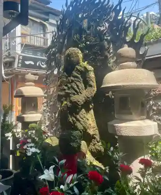 法善寺の{uncategorized: "未分類", other: "その他", undefined: "問題あり", building: "その他建物", grave: "お墓", sacred_gate: "鳥居", guardian: "狛犬", statue: "像", buddha: "仏像", history: "歴史", nature: "自然", garden: "庭園", animal: "動物", pagoda: "塔", temizu: "手水舎", mountain_gate: "山門・神門", sanctuary: "本殿・本堂", subordinate: "末社・摂社", art: "芸術", scenery: "景色", jizo: "地蔵", ema: "絵馬", goshuin: "御朱印", omikuji: "おみくじ", items: "授与品その他", amulet: "お守り", goshuincho: "御朱印帳", eats: "食事", festival: "お祭り", votive_dance: "神楽", shichigosan: "七五三参", wedding: "結婚式", experience: "体験その他", initially: "初詣", around: "周辺", anti_infection: "感染症対策"}