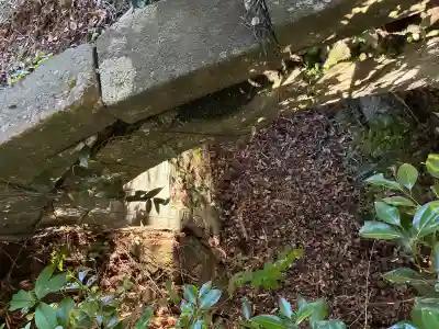 熊野神社の{uncategorized: "未分類", other: "その他", undefined: "問題あり", building: "その他建物", grave: "お墓", sacred_gate: "鳥居", guardian: "狛犬", statue: "像", buddha: "仏像", history: "歴史", nature: "自然", garden: "庭園", animal: "動物", pagoda: "塔", temizu: "手水舎", mountain_gate: "山門・神門", sanctuary: "本殿・本堂", subordinate: "末社・摂社", art: "芸術", scenery: "景色", jizo: "地蔵", ema: "絵馬", goshuin: "御朱印", omikuji: "おみくじ", items: "授与品その他", amulet: "お守り", goshuincho: "御朱印帳", eats: "食事", festival: "お祭り", votive_dance: "神楽", shichigosan: "七五三参", wedding: "結婚式", experience: "体験その他", initially: "初詣", around: "周辺", anti_infection: "感染症対策"}