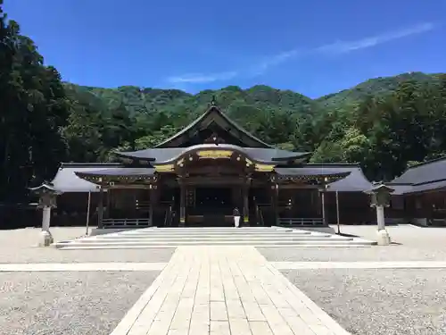 彌彦神社の本殿・本堂