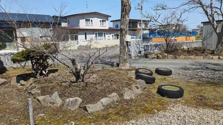 霧多布神社の庭園