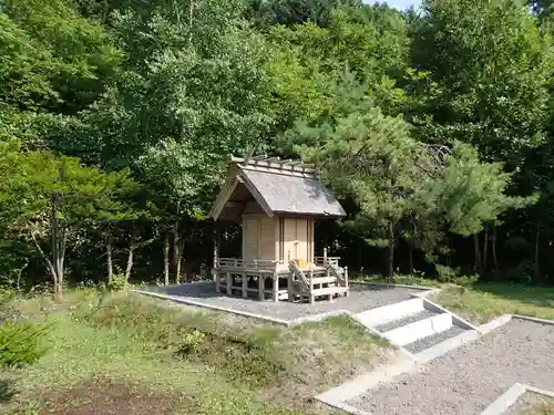 二見湖畔神社の本殿