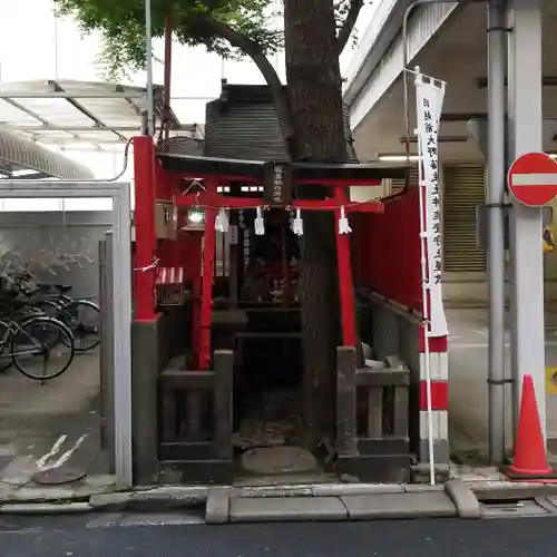 延壽稲荷神社の鳥居