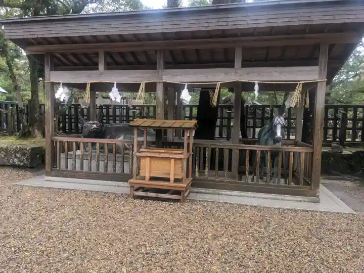 出雲大社の{uncategorized: "未分類", other: "その他", undefined: "問題あり", building: "その他建物", grave: "お墓", sacred_gate: "鳥居", guardian: "狛犬", statue: "像", buddha: "仏像", history: "歴史", nature: "自然", garden: "庭園", animal: "動物", pagoda: "塔", temizu: "手水舎", mountain_gate: "山門・神門", sanctuary: "本殿・本堂", subordinate: "末社・摂社", art: "芸術", scenery: "景色", jizo: "地蔵", ema: "絵馬", goshuin: "御朱印", omikuji: "おみくじ", items: "授与品その他", amulet: "お守り", goshuincho: "御朱印帳", eats: "食事", festival: "お祭り", votive_dance: "神楽", shichigosan: "七五三参", wedding: "結婚式", experience: "体験その他", initially: "初詣", around: "周辺", anti_infection: "感染症対策"}