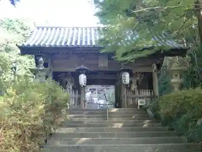 熊谷寺の山門・神門