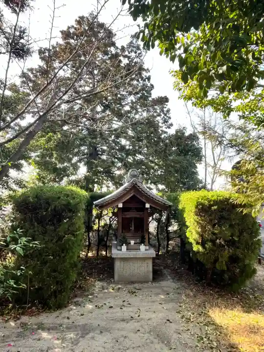 海岸寺の{uncategorized: "未分類", other: "その他", undefined: "問題あり", building: "その他建物", grave: "お墓", sacred_gate: "鳥居", guardian: "狛犬", statue: "像", buddha: "仏像", history: "歴史", nature: "自然", garden: "庭園", animal: "動物", pagoda: "塔", temizu: "手水舎", mountain_gate: "山門・神門", sanctuary: "本殿・本堂", subordinate: "末社・摂社", art: "芸術", scenery: "景色", jizo: "地蔵", ema: "絵馬", goshuin: "御朱印", omikuji: "おみくじ", items: "授与品その他", amulet: "お守り", goshuincho: "御朱印帳", eats: "食事", festival: "お祭り", votive_dance: "神楽", shichigosan: "七五三参", wedding: "結婚式", experience: "体験その他", initially: "初詣", around: "周辺", anti_infection: "感染症対策"}