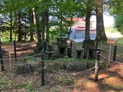 乙事諏訪神社の末社・摂社