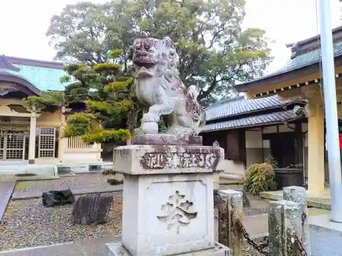 八社神社の狛犬