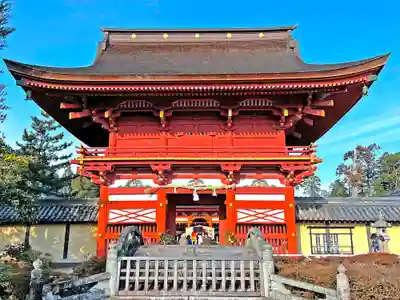 美濃國一宮　南宮大社の山門・神門