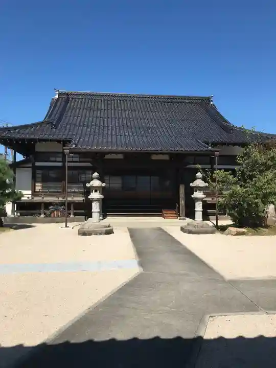 久成寺の本殿・本堂