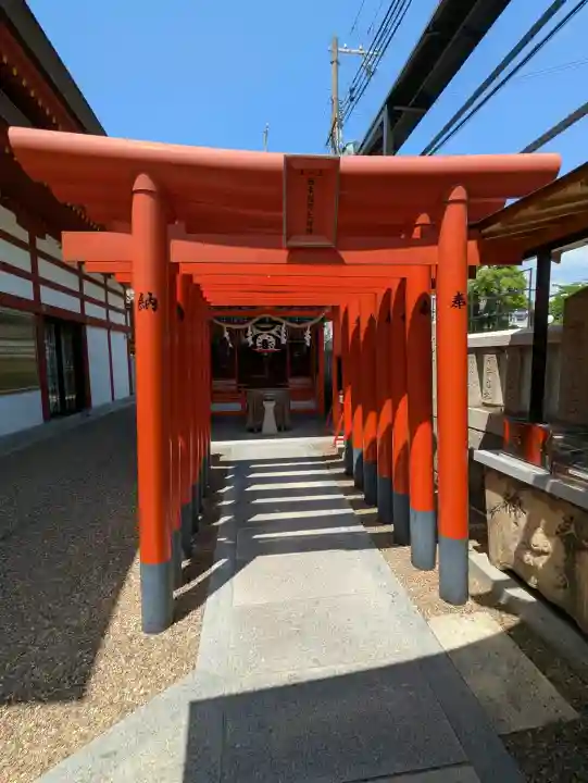 柳原蛭子神社(柳原えびす神社)の{uncategorized: "未分類", other: "その他", undefined: "問題あり", building: "その他建物", grave: "お墓", sacred_gate: "鳥居", guardian: "狛犬", statue: "像", buddha: "仏像", history: "歴史", nature: "自然", garden: "庭園", animal: "動物", pagoda: "塔", temizu: "手水舎", mountain_gate: "山門・神門", sanctuary: "本殿・本堂", subordinate: "末社・摂社", art: "芸術", scenery: "景色", jizo: "地蔵", ema: "絵馬", goshuin: "御朱印", omikuji: "おみくじ", items: "授与品その他", amulet: "お守り", goshuincho: "御朱印帳", eats: "食事", festival: "お祭り", votive_dance: "神楽", shichigosan: "七五三参", wedding: "結婚式", experience: "体験その他", initially: "初詣", around: "周辺", anti_infection: "感染症対策"}