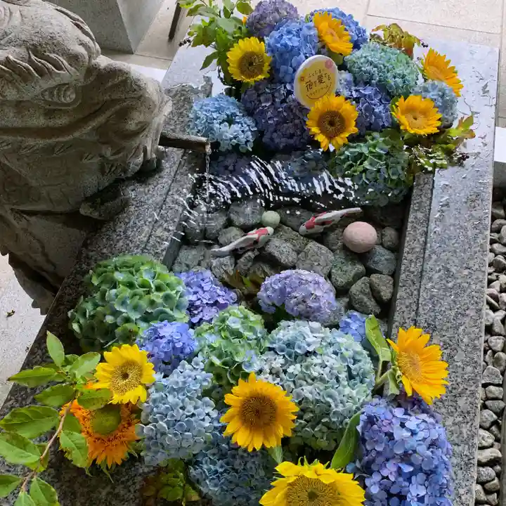 滑川神社 - 仕事と子どもの守り神の手水舎