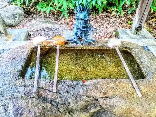 八ツ屋神明社の手水舎