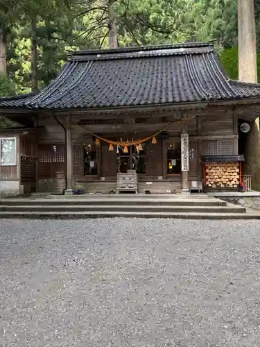 雄山神社中宮祈願殿(富山県)
