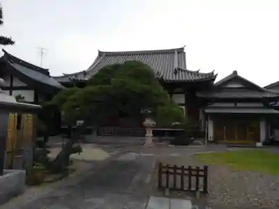 長伝寺の本殿・本堂